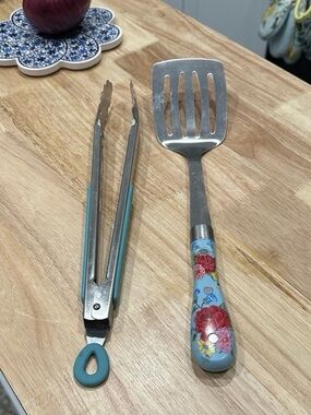 The Pioneer Woman Teal Floral Spatula & Tongs  cooking utensils